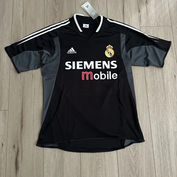 Real Madrid Luis Figo Retro Jersey Black - Picture 2 of 5